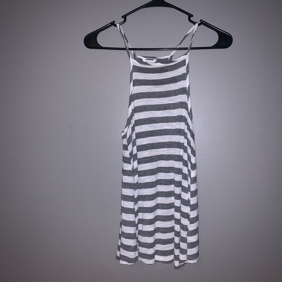 💗3 for $15💗 Flowy Tank - Picture 2 of 3